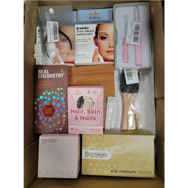 FLAT OF VARIOUS TOILETRIES