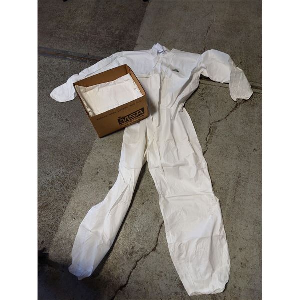 CASE OF 25 DISPOSABLE COVERALLS SIZE 3XL