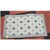 Image 1 : NEW ANTI FATIGUE DECORATIVE MAT APPROX. 29.5 X 17"