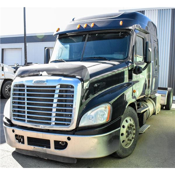 BAILIFF SEIZURE 2015 FREIGHTLINER PX1250645 TRACTO