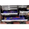 Image 5 : KOBALT LOCKING TOOL CHEST WITH CONTENTS AND KEYS