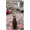 Image 1 : WICKER VASE WITH FLOWER DECOR