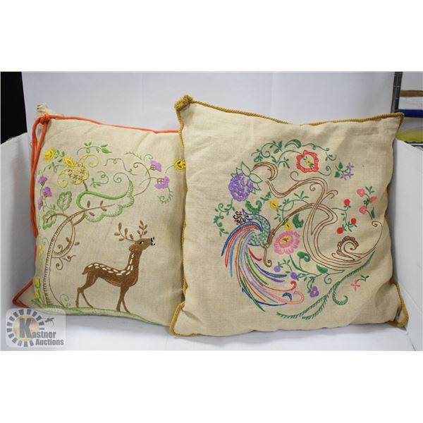 PAIR OF VINTAGE NEEDLEPOINT PILLOWS