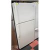 Image 1 : WHIRLPOOL WHITE 18 CU FT FRIDGE 66" X 30" X 31"
