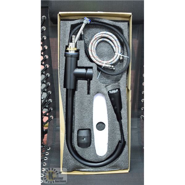 MATTE BLACK KITCHEN FAUCET WITH PULLOUT SPRAYER