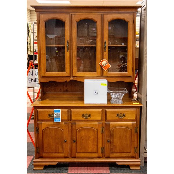 VILAS CANADA MADE WOODEN CHINA CABINET W/ GLASS