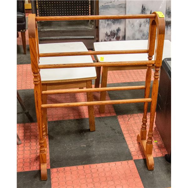 WOODEN QUILT RACK 34" TALL