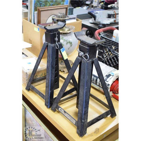 PAIR OF HEAVY DUTY JACK STANDS