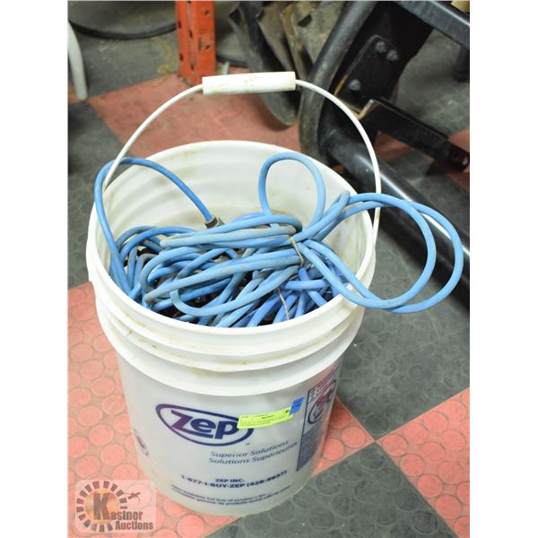 LOT OF 12 EXTENSION CORDS: 3 OUTDOOR + 9 INDOOR
