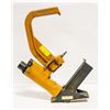 Image 1 : BOSTITCH FLOOR NAILER