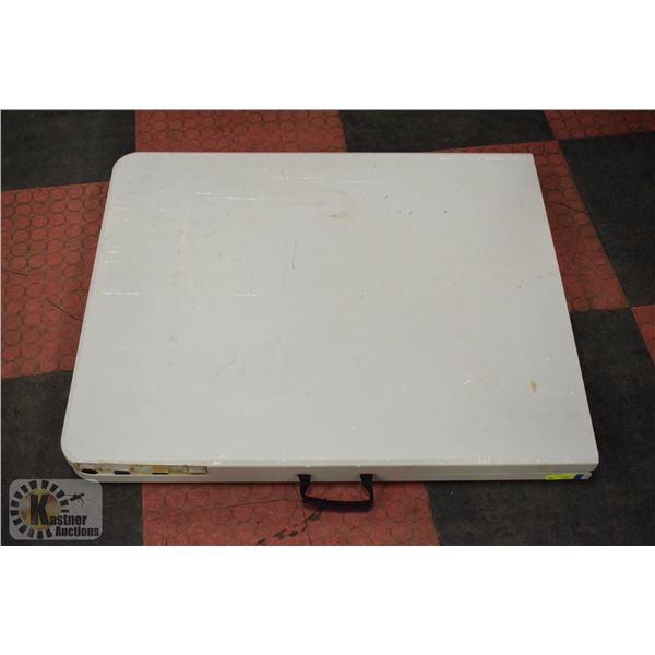 FOLDING PLASTIC TABLE