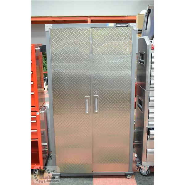 MASTERCRAFT LOCKING WORKSHOP CABINET WITH CONTENTS