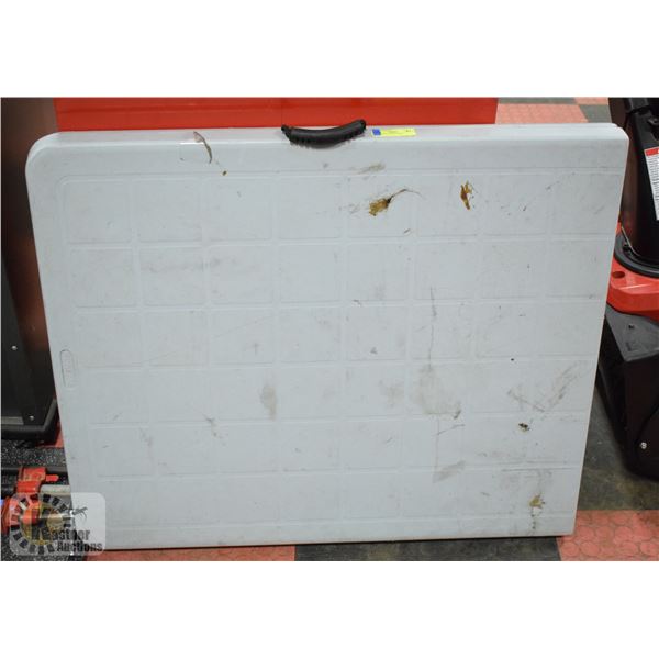 8FT FOLDING RESIN TABLE