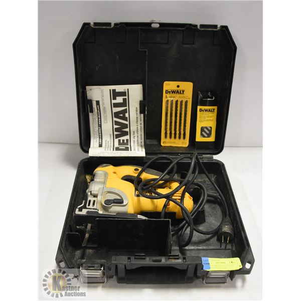 DEWALT ORBITAL JIGSAW WITH NEW 6 PACK OF BLADES
