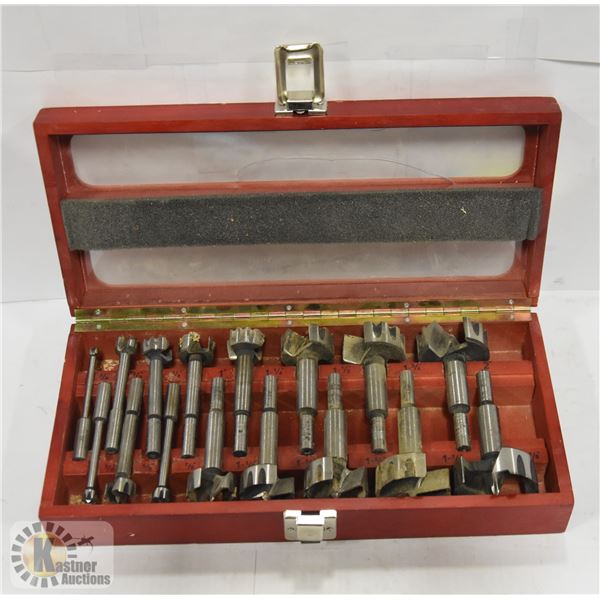 MASTERCRAFT MAXIMUM 16 PC ROUTER BIT SET IN WOOD