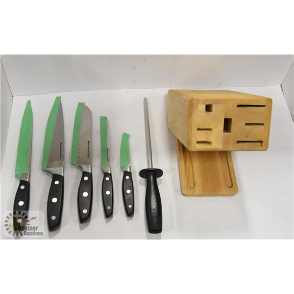 KITCHENAID KNIFE SET IN WOOD BLOCK