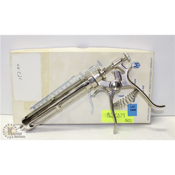 NEW IN BOX LIVE STOCK SYRINGE - 100ML