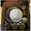 Image 1 : PLATES BOWLS AND CUPS