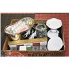 Image 1 : BOX OF BATHROOM DECOR, WILLIAMS-SONOMA TINY