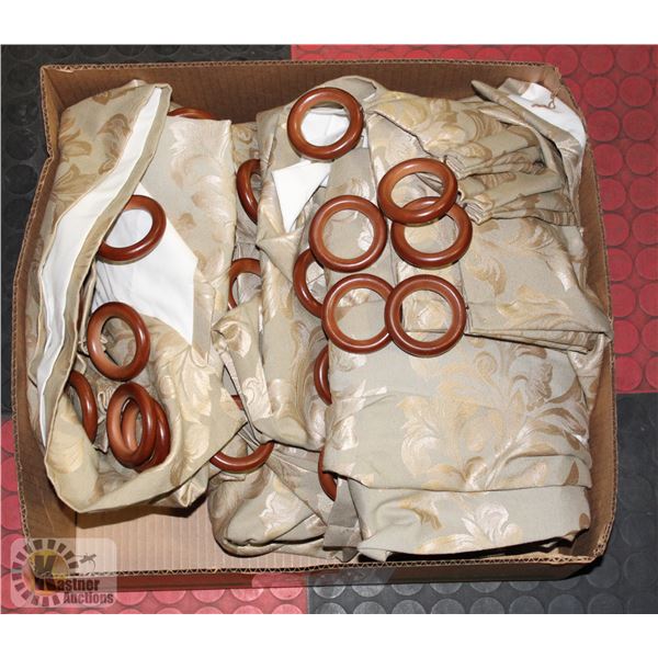 BOX WITH SET OF 4 QUALITY GOLD LEAF PATTERN