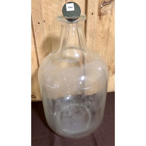 PYREX MADE IN USE LARGE GLASS JAR WITH RUBBER STOPPER