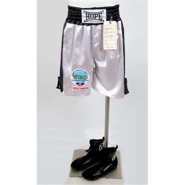 Southpaw Billy Hope (Jake Gyllenhaal) Movie Costumes