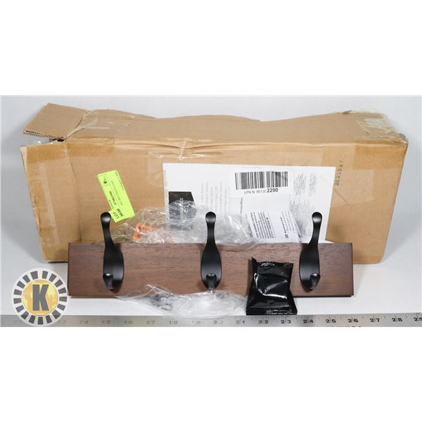 3 HOOK WALL MOUNTED COAT RACK