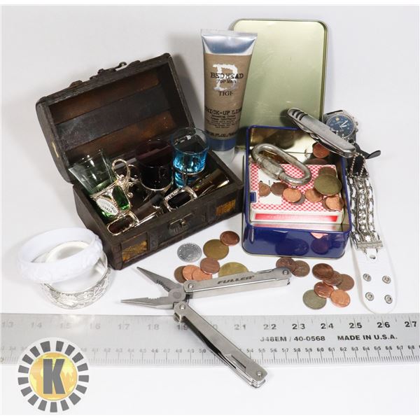 BUNDLE OF COLLECTIBLES INCLUDING FOREIGN CURRENCY