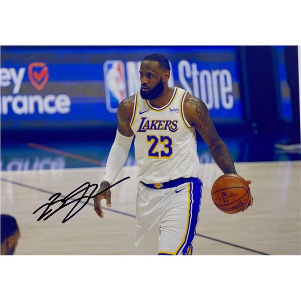 Autograph Signed Basketball LeBron James Photo