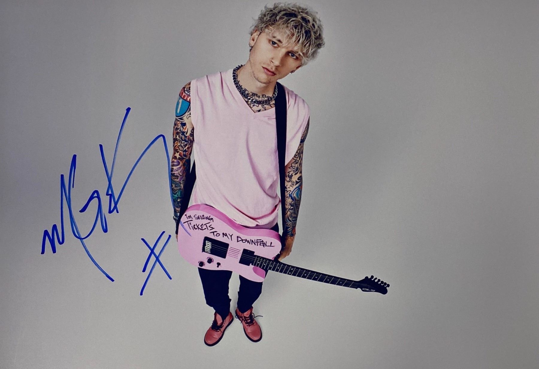 Autograph Signed Machine Gun Kelly Photo