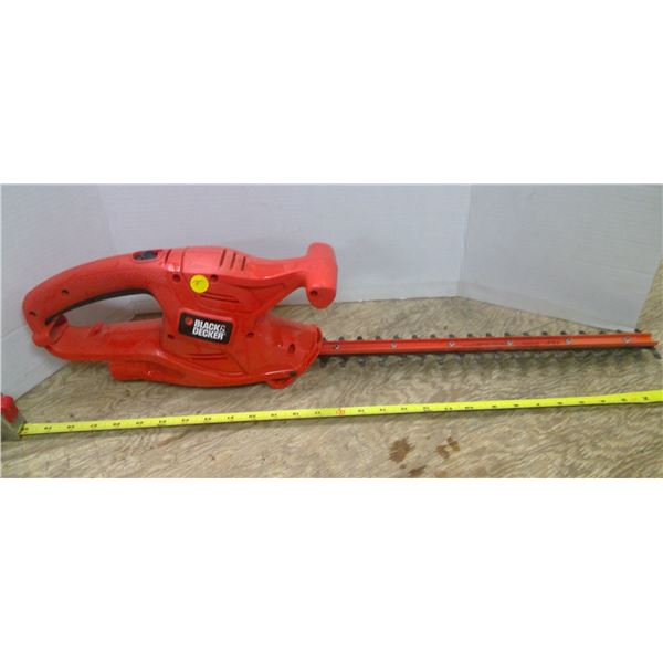 Black + Decker electric hedge trimmer 17" *has power but blade doesn’t move*