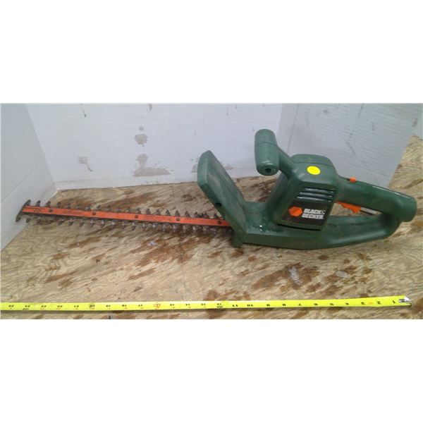 Black & Decker electric hedge trimmer 16" *tested working*