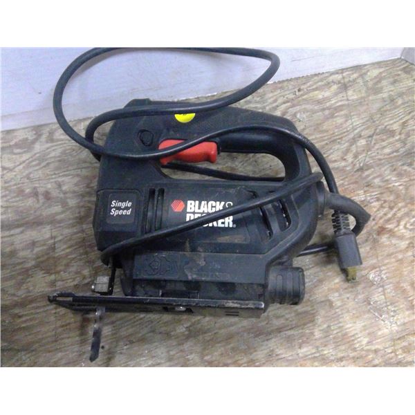 Black & Decker single speed jig saw #7552 *tested working*
