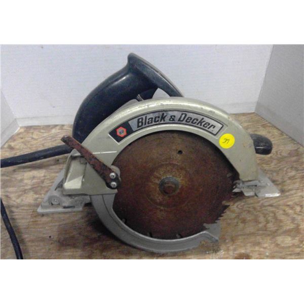 Black & Decker circular saw 71/4" *tested working*