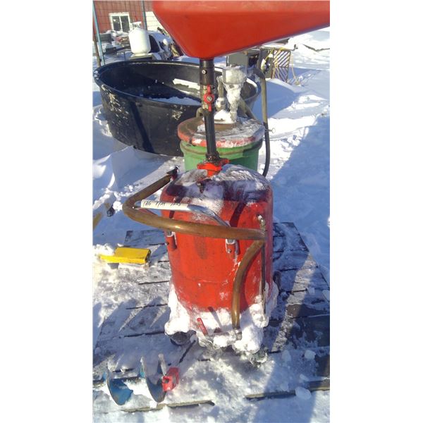 Stand up adjustable oil drain pan