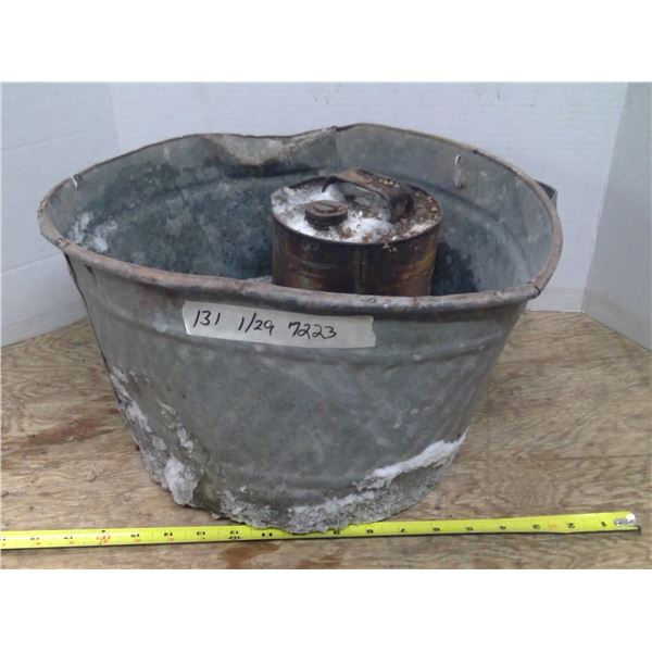 1 Galvanized tub, 2 vintage cans