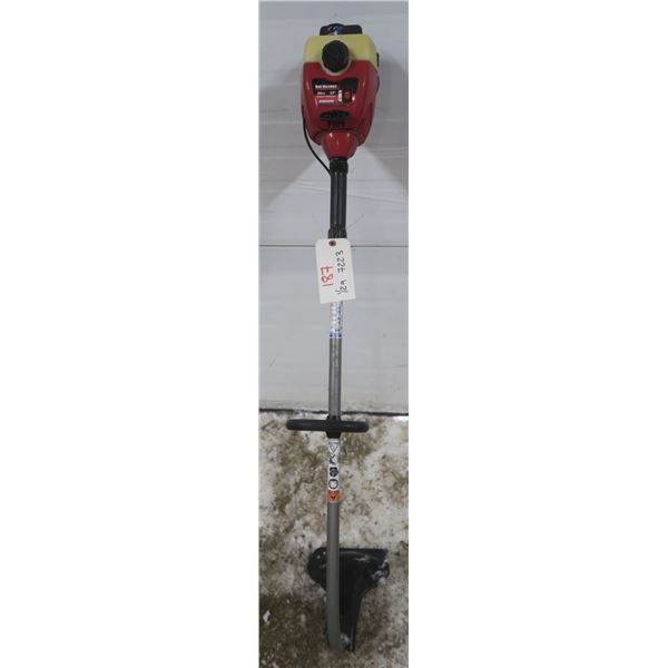 YARD MACHINES 31cc 2800M 17" Grass Trimmer