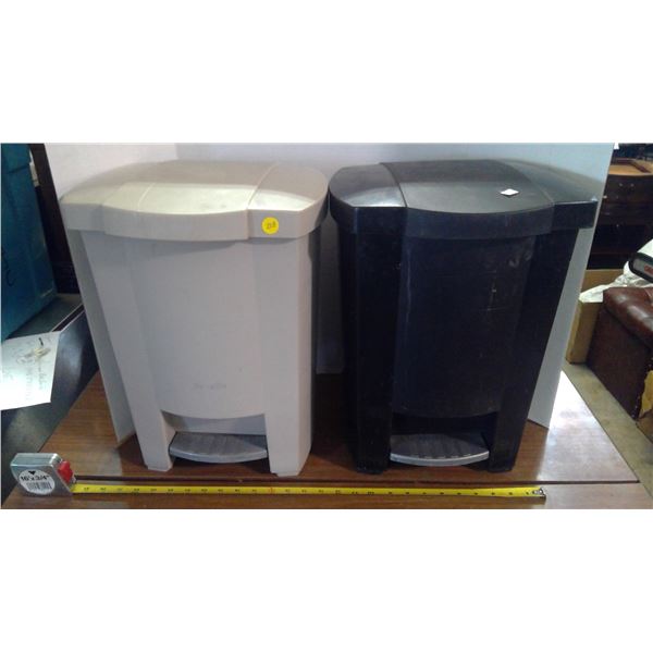 2-plastic garbage cans