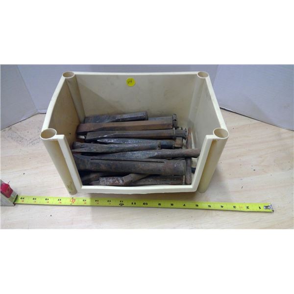 Plastic bin c/w assorted cold chisels