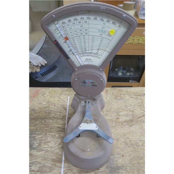 Vintage Postal Scale - Glass Broken