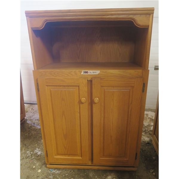 Wooden Cupboard/Shelf Unit (30" x 18" x 4')