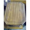 Image 3 : 1-End table 26"x20"x21" tall