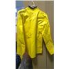 Image 5 : Tuf-Cote rain jacket green size 46, 1 yellow rain coat unknown size