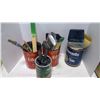 Image 3 : Box of assorted paint brushes, travel mugs