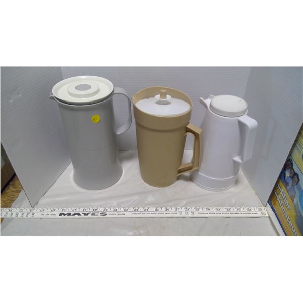 Box of pitchers, thermos