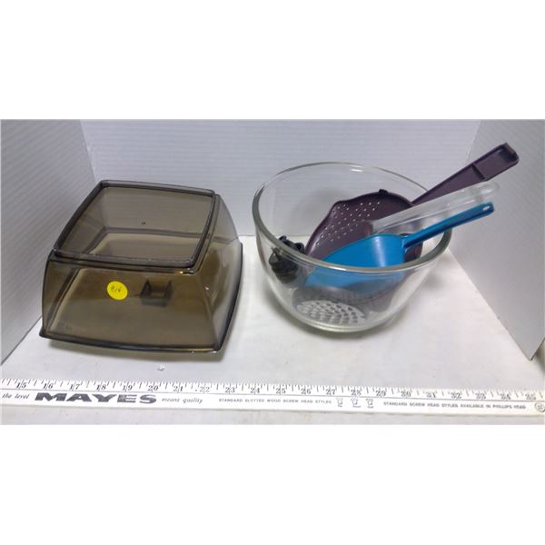 Misc. box of Kitchen stuff