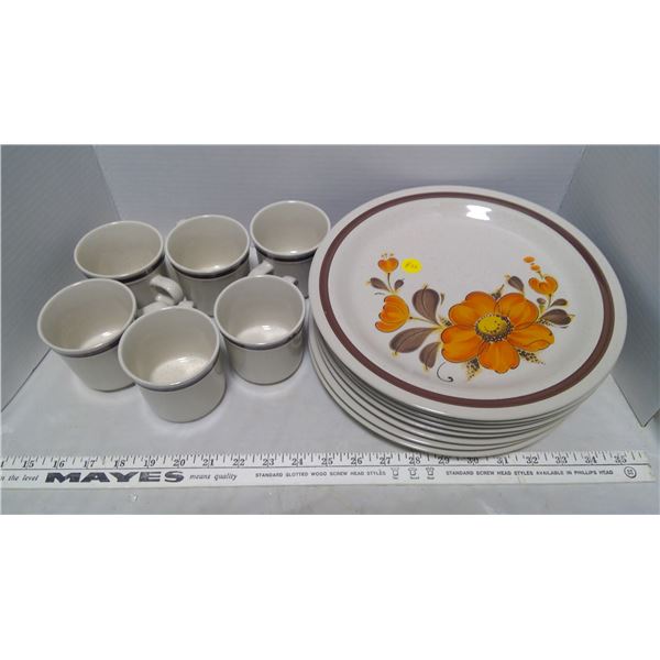 8 floral dinner plates, 6 cups
