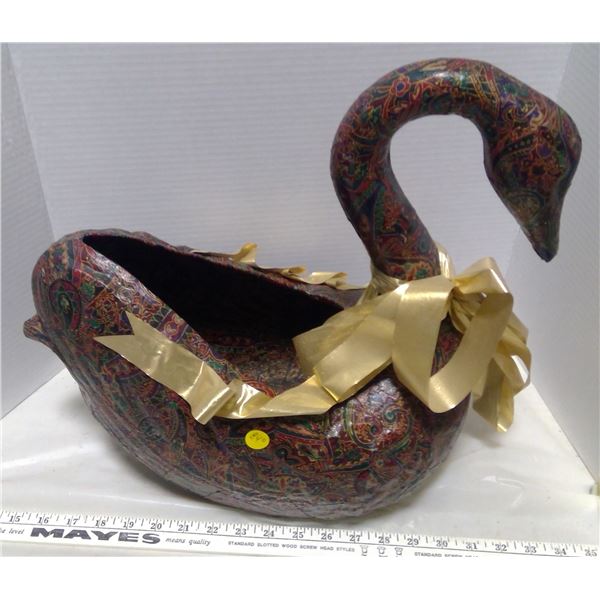 Swan decorative basket