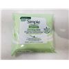 Image 2 : Simple Cleansing Makeup Wipes (4 x 25)