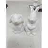 Image 3 : Modern Farmhouse Easter Salt & Pepper Bunnys